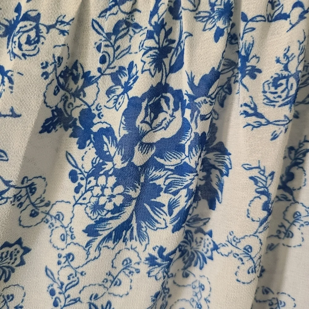 En Creme Blue Floral Print Sheer Tunic Size Small - Picture 4 of 12